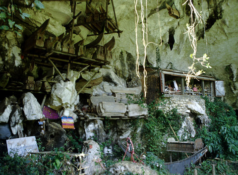 sulawesi - cave grave 2.jpg